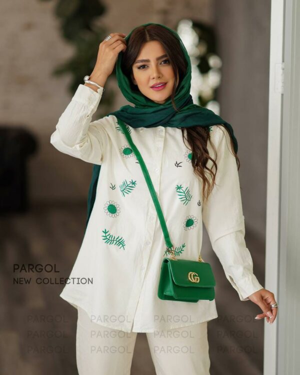 مانتو گلی با گلدوزی سبز