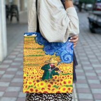 ساک دستی پارچه ای ون گوگ در باغ گلها