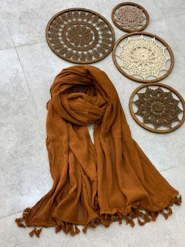 شال الیافی منگوله دار قهوه ای روشن