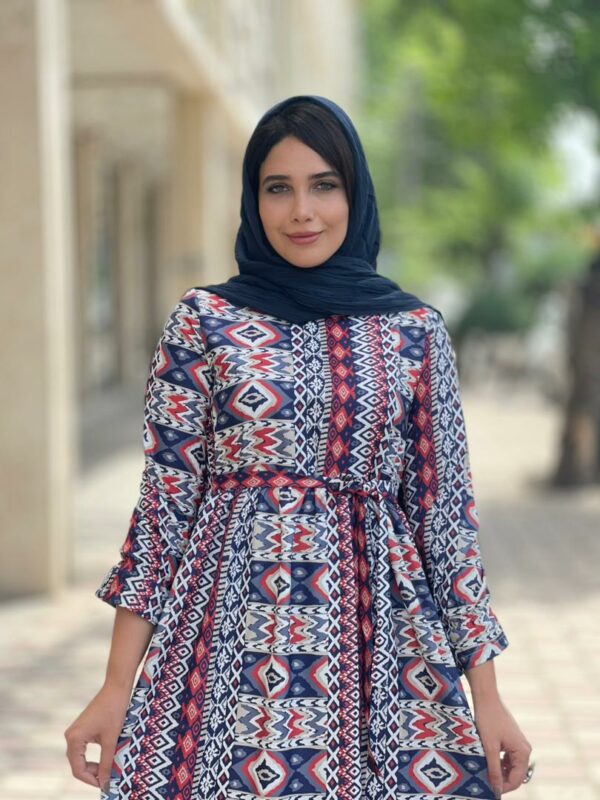 پیراهن گندم سنتی سفید سورمه ای