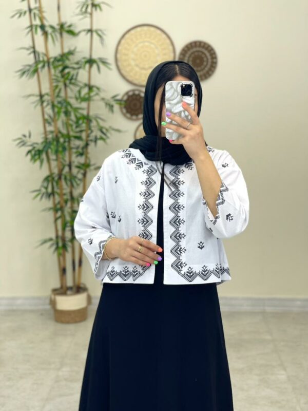 کت لاله سفید