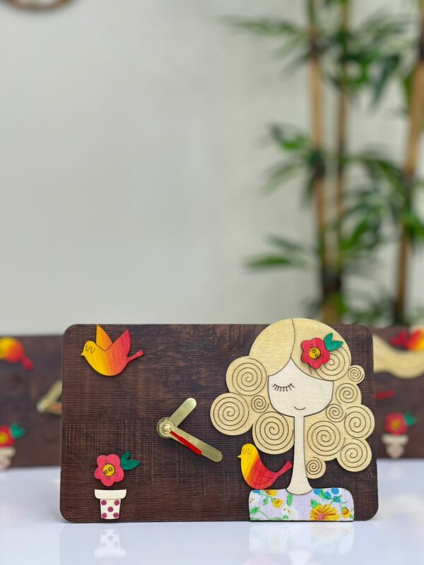 ساعت جودی و شازده پیچک زرد