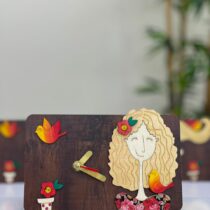 ساعت جودی و شازده فرفری قرمز