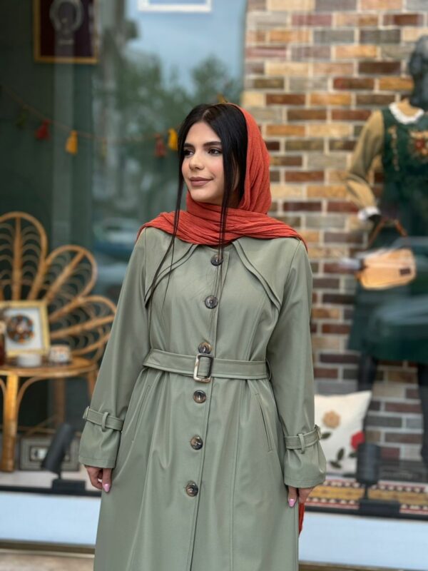 بارونی دکمه زیتونی