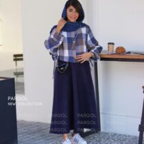 دوتکه ژاکلین سورمه ای سفید