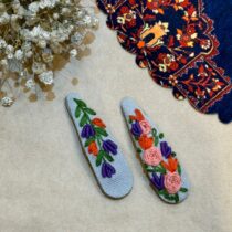 سنجاق سر گلدوزی آبی گل صورتی بنفش نارنجی