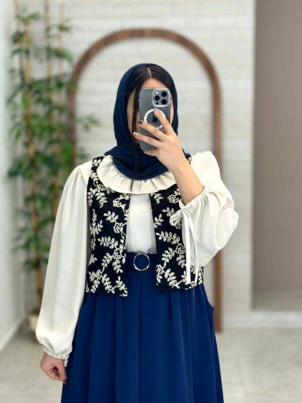 ست سه تیکه نیلوفر کرم سورمه ای