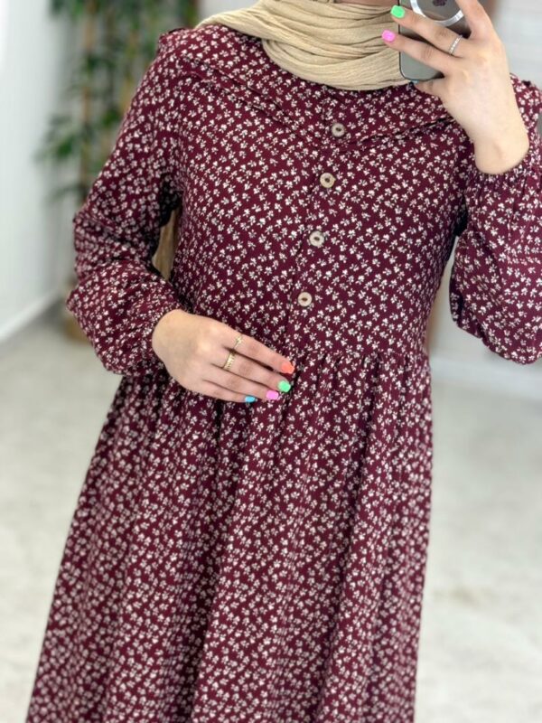 پیراهن نرگس زرشکی گل سفید کرم