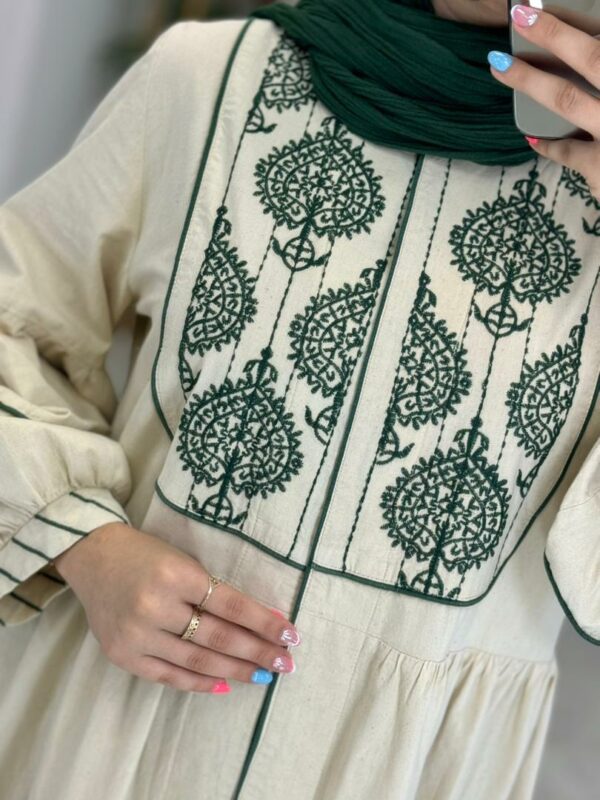 مانتو بته جقه گلدوزی سبز