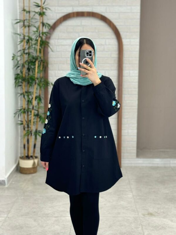 مانتو مشکی گل سفید آبی