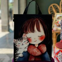ساک دستی سرو دختر و گربه طوسی