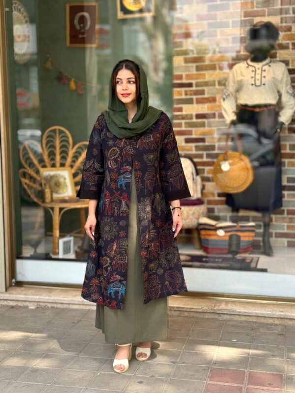 مانتو جیب در پیله مشکی طرح سوزندوزی