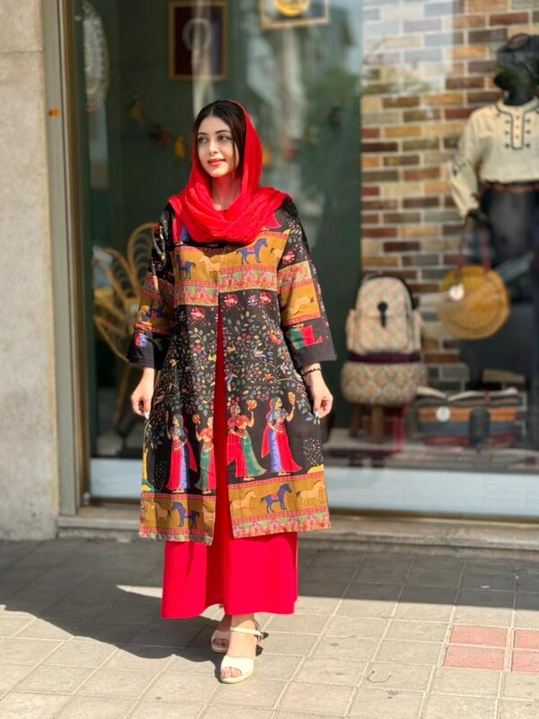 مانتو جیب در پیله اسب زمینه مشکی