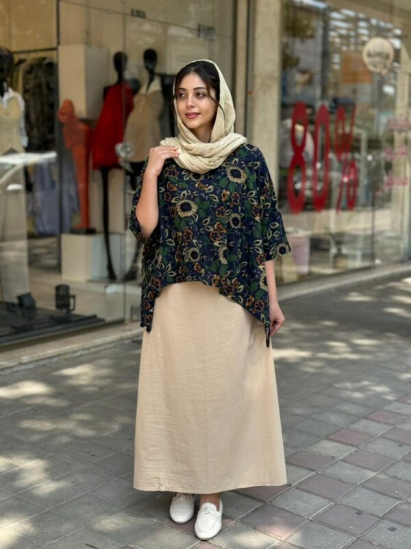 کراپ سایه سورمه ای گل درشت