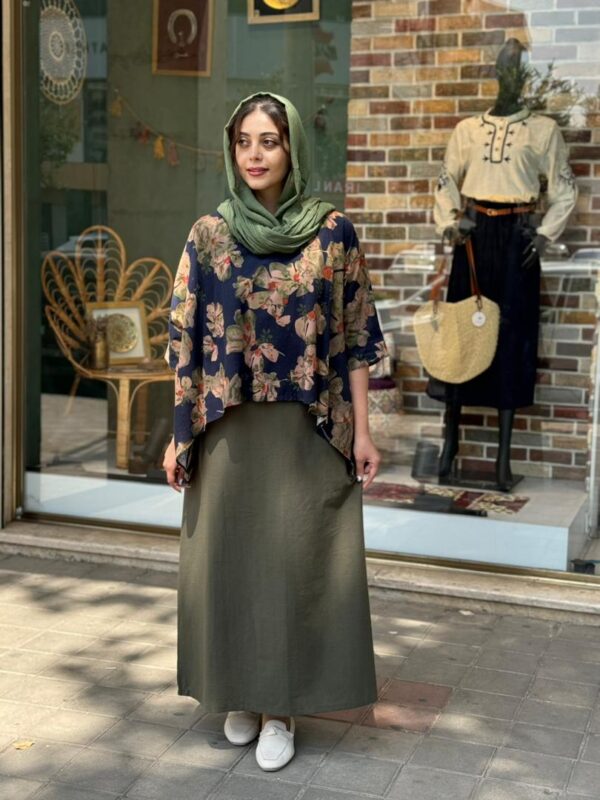 کراپ سایه سورمه ای گل نسکافه ای