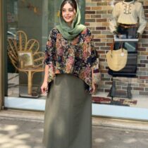 کراپ سایه سورمه ای گل نسکافه ای و زیتونی