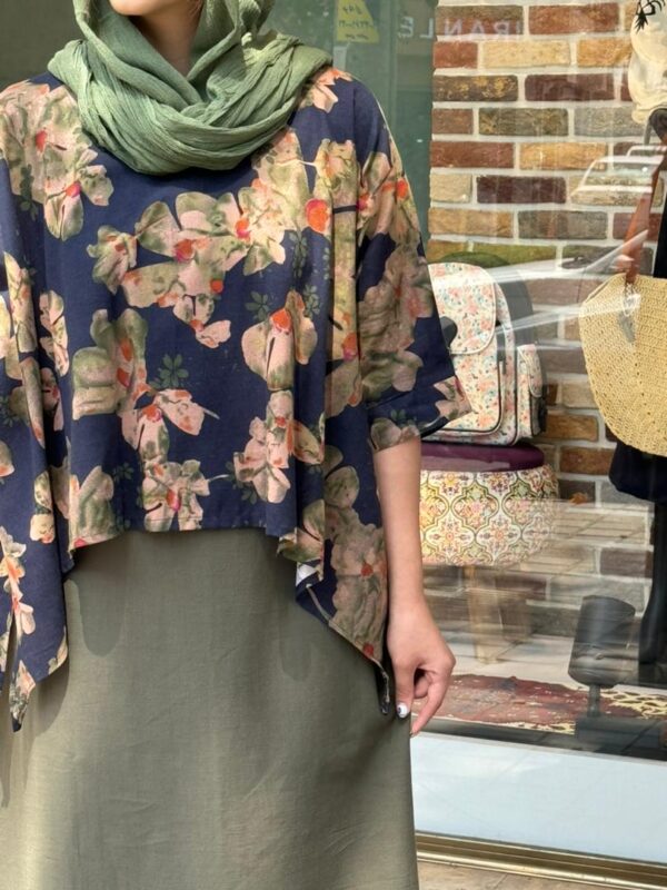 کراپ سایه سورمه ای گل نسکافه ای