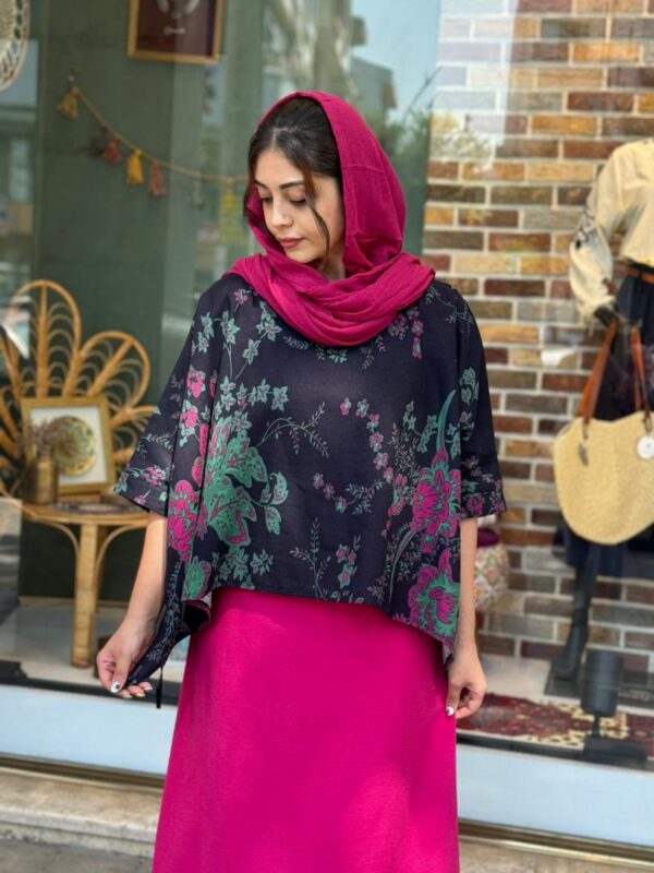 کراپ سایه سورمه ای گل بنفش