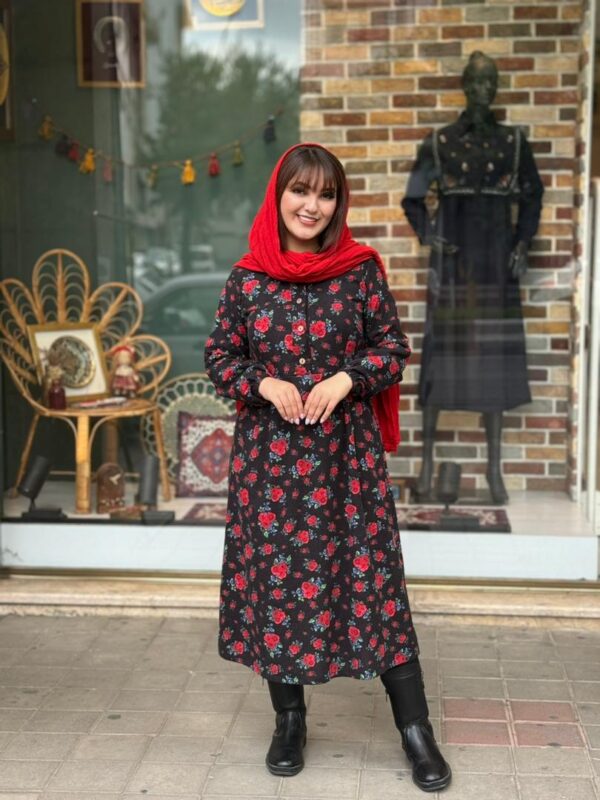 پیراهن سروه مشکی گل قرمز