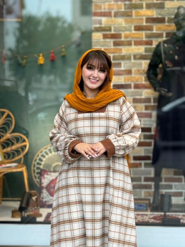 پیراهن هدیه قهوه ای کرم استخونی چهارخونه