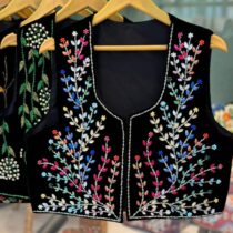 جلیقه منجوق دوزی مشکی برگ ریز رنگی