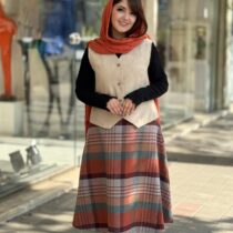 ست جلیقه دامن آذر کرم آجری چهارخونه