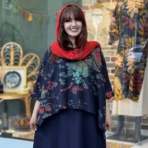کراپ میم سورمه ای گل قرمز